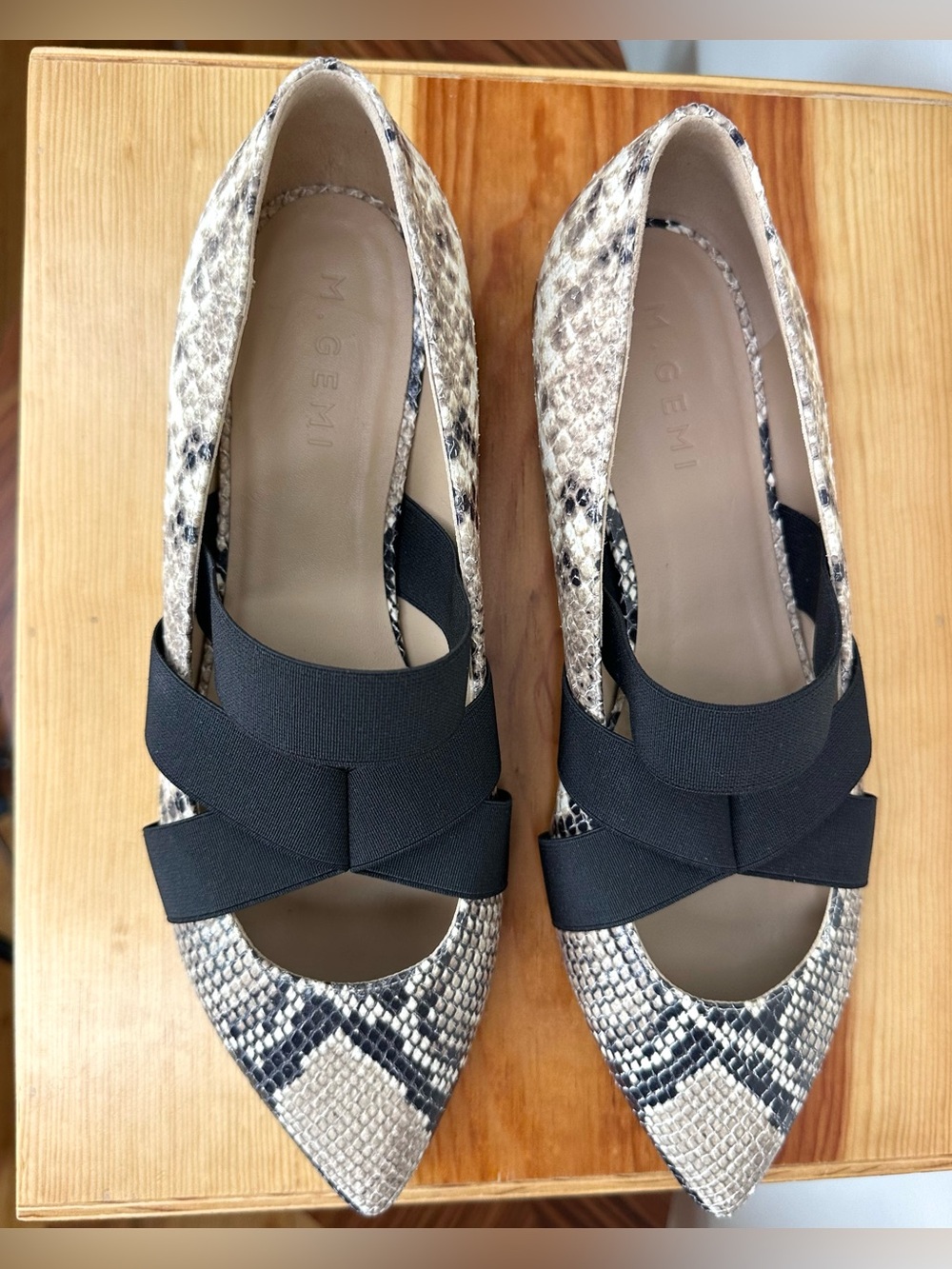 M. GEMI Fiorenza Python Pointed Toe Ballet Flats 39.5 or 8.5 Snake Print Italy